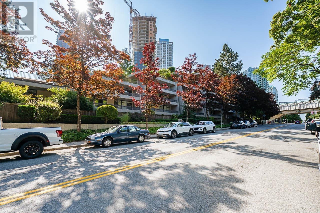 104 5932 PATTERSON|Burnaby, British Columbia V5H4B4