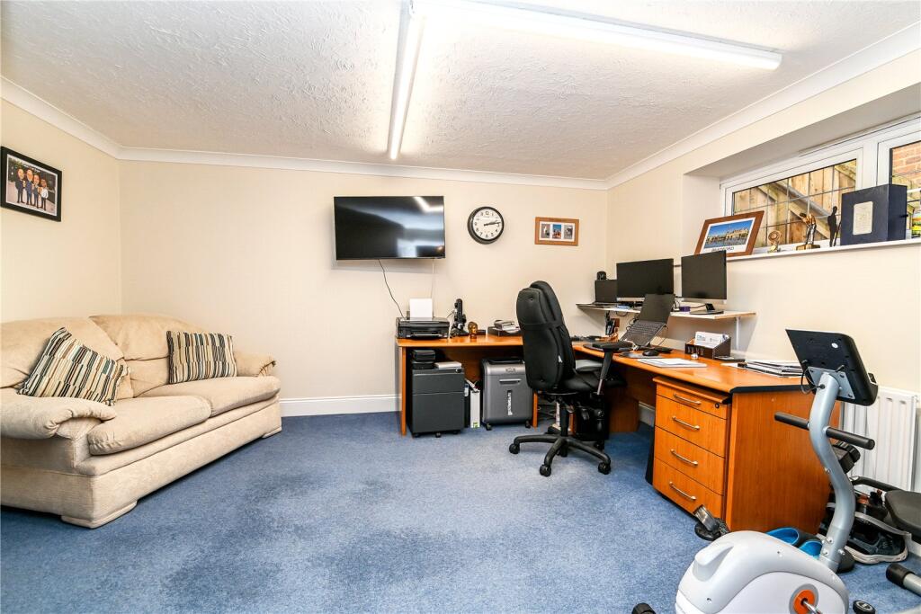 Additional image 7 of Willow Walk, Barton on Sea, New Milton, Hampshire, BH25