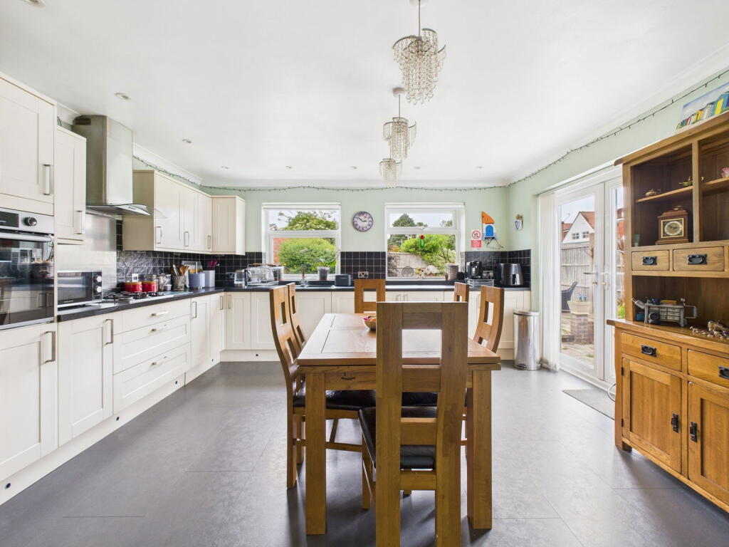 Additional image 6 of Cecilian Avenue, Worthing, BN14 8AU