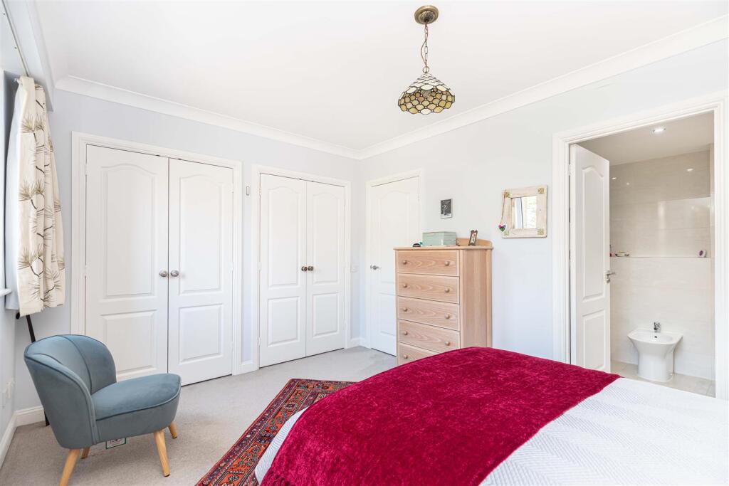 Additional image 15 of Immaculate, 2 bed in Block 'D', Keverstone Court,