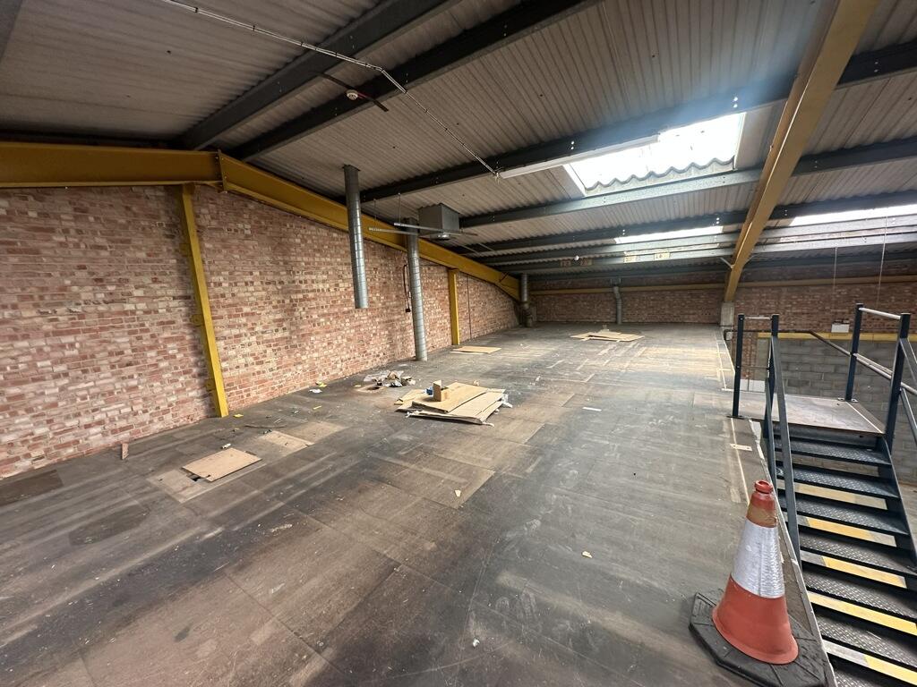 房产图片 8 - 英国东bourne高地工业区爱迪生路15号，BN23 6PT