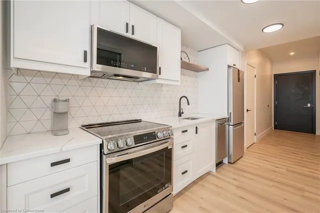 Additional image 4 of 5 Wellington St Unit 1403