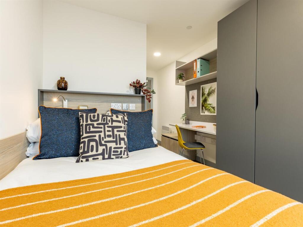 Additional image 9 of Birmingham | Student | September | B4