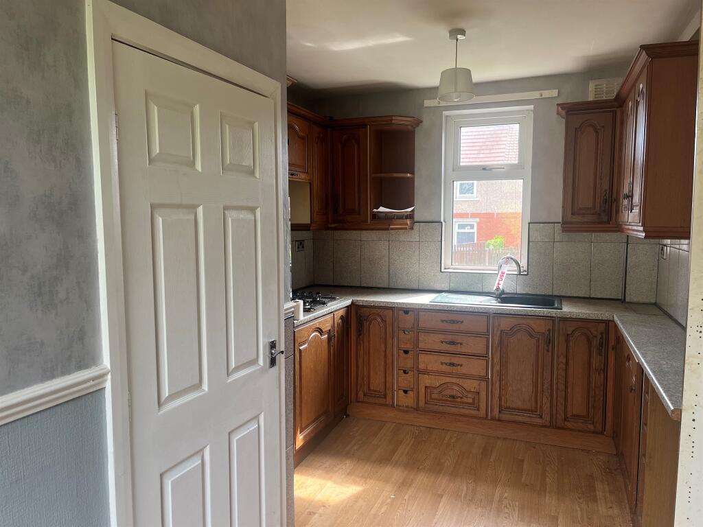 Additional image 3 of Oaks Lane, Bradford