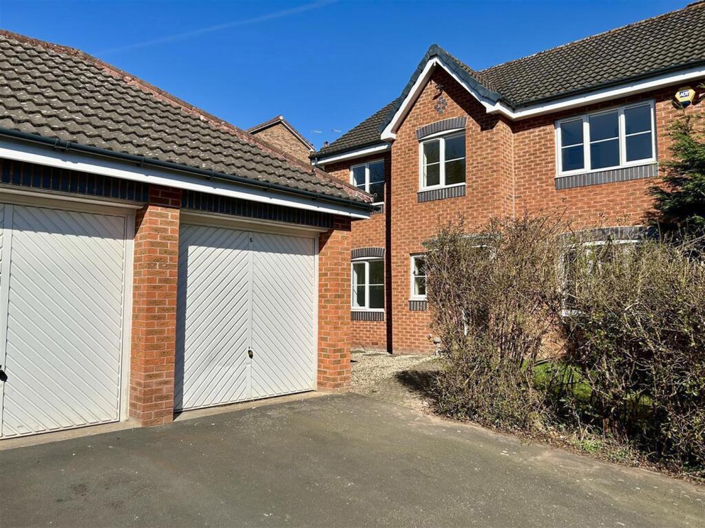 Additional image 25 of Bishops Walk, Cradley Heath