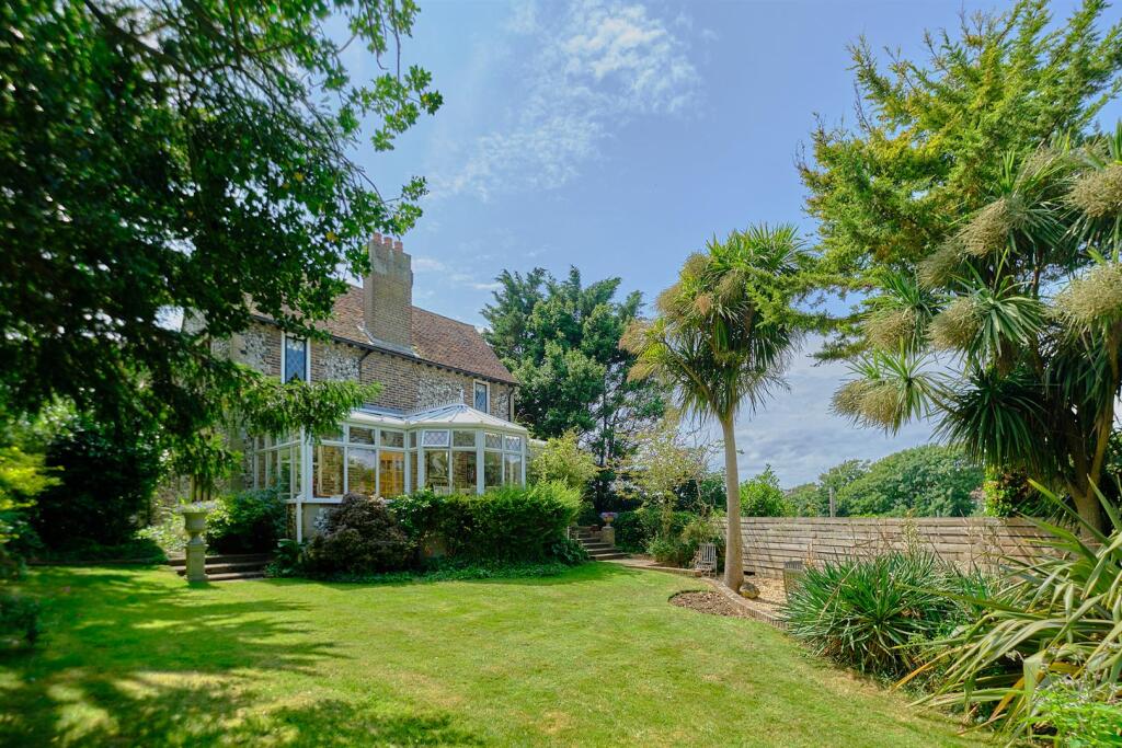 Additional image 31 of Avondale Road, Seaford