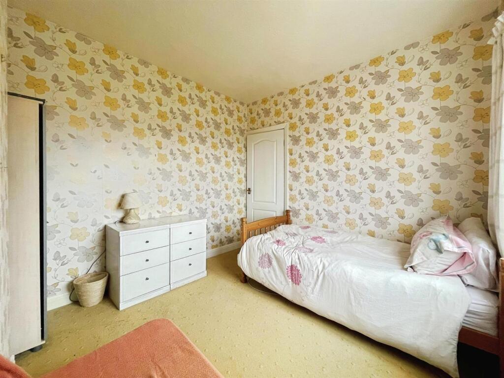 Additional image 13 of Farfield Grove, Bradford, BD6