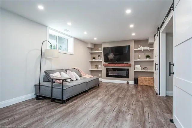 Additional image 37 of 42 Fenside St