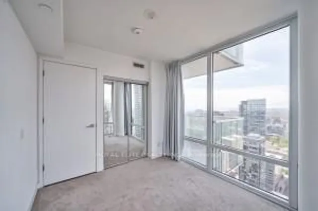 Additional image 23 of 501 Yonge St Unit 4902