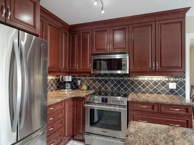 Additional image 14 of 44 Tami Crt