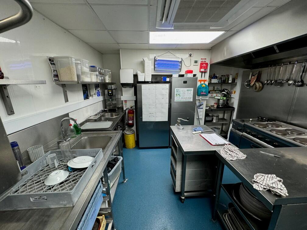 Additional image 11 of Delph House, 40 Upper Golf Links Road