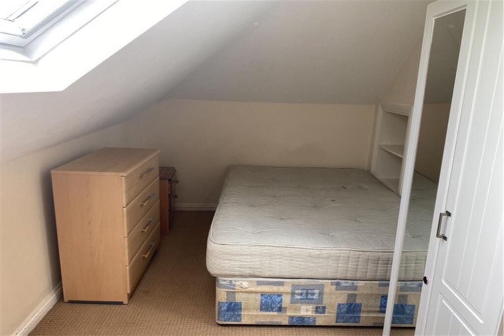 Additional image 10 of 2 bedroom Top Floor Flat in Bournemouth