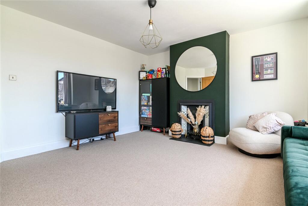 Additional image 6 of Barton Court Avenue, Barton on Sea, New Milton, Hampshire, BH25