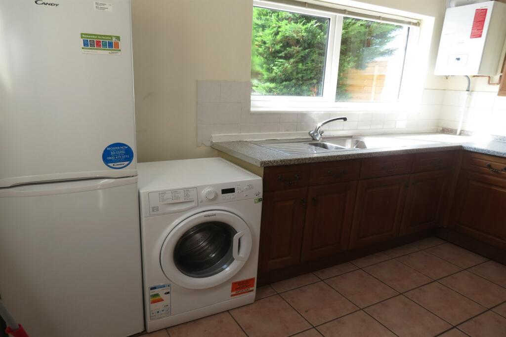 Additional image 5 of 4 bedroom Semi Detached House in Winton