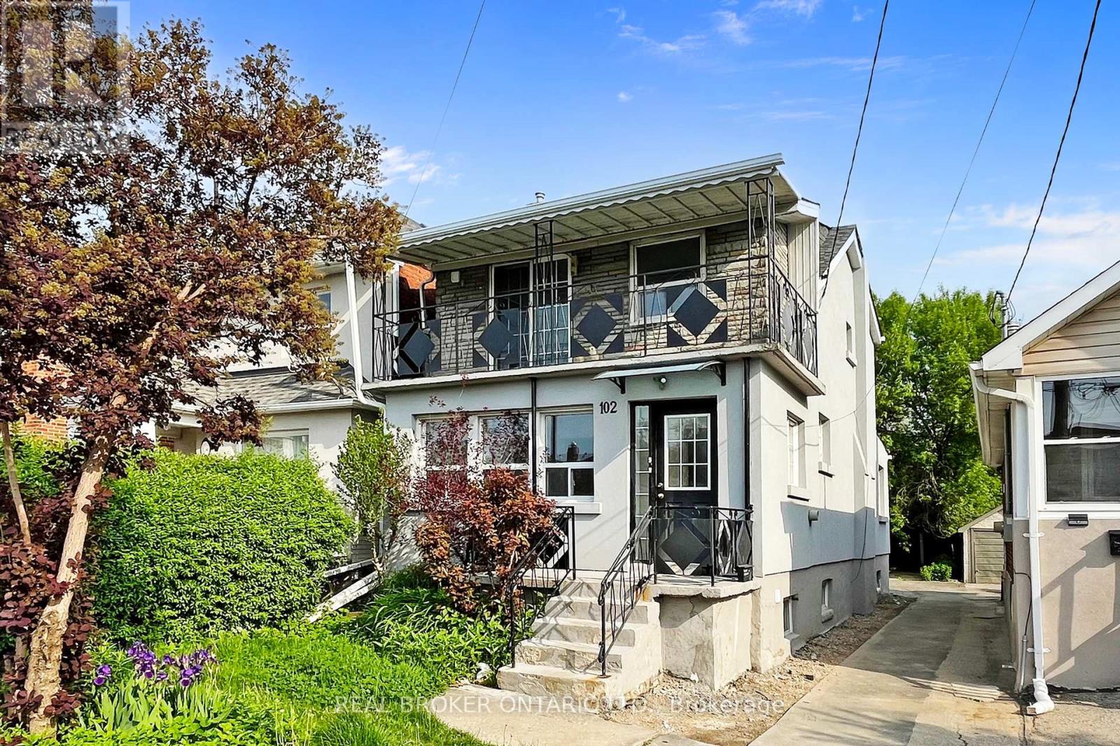 Property image for UPPER - 102 BOWIE AVENUE|Toronto (Briar Hill-Belgravia), Ontario M6E2P7