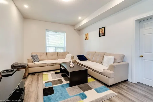 Additional image 13 of 151 Lancaster St