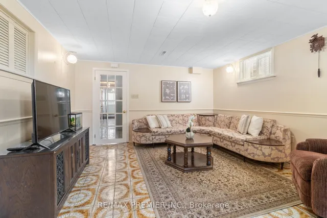 Additional image 32 of 28 Futura Dr