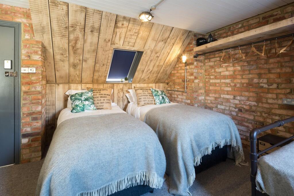 Additional image 25 of Broad Street and Middle Street, Brighton