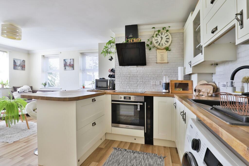 Additional image 4 of Kings Park Drive, BOURNEMOUTH, Dorset, BH7