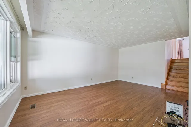 Additional image 11 of 218 Overlea Dr