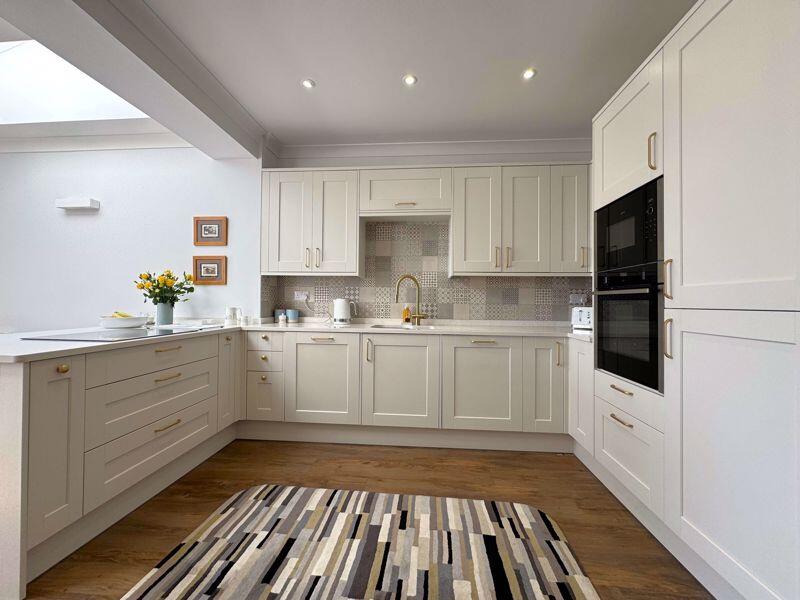 Additional image 10 of Superb Newly Renovated Ground Floor Garden Flat With Direct Sea Views