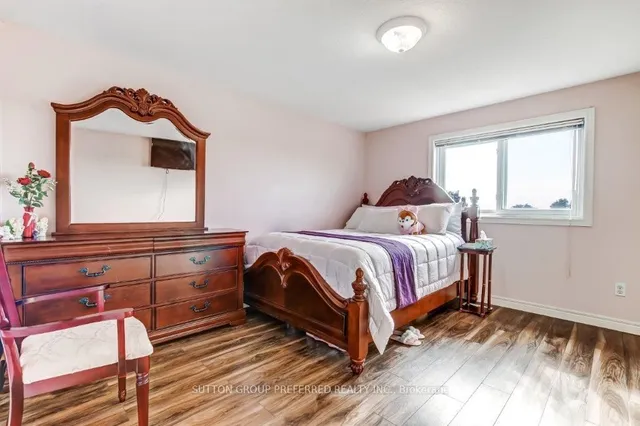 Additional image 15 of 187 Hollyridge Cres