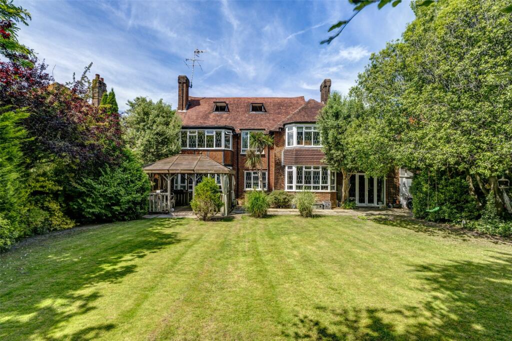 Lansdowne Road, Worthing, West Sussex, BN11