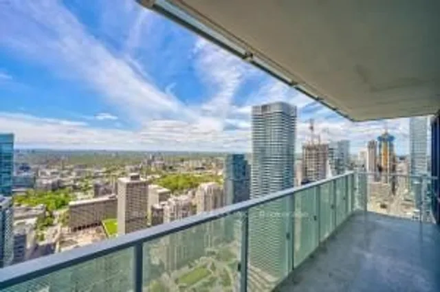 Additional image 24 of 501 Yonge St Unit 4902