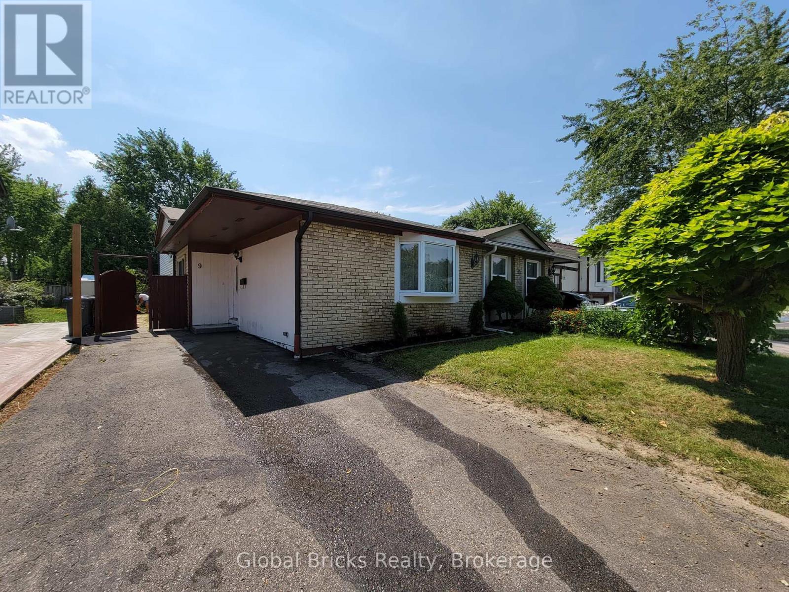 9 BRUCE BEER DRIVE|Brampton (Madoc), Ontario L6V2W7