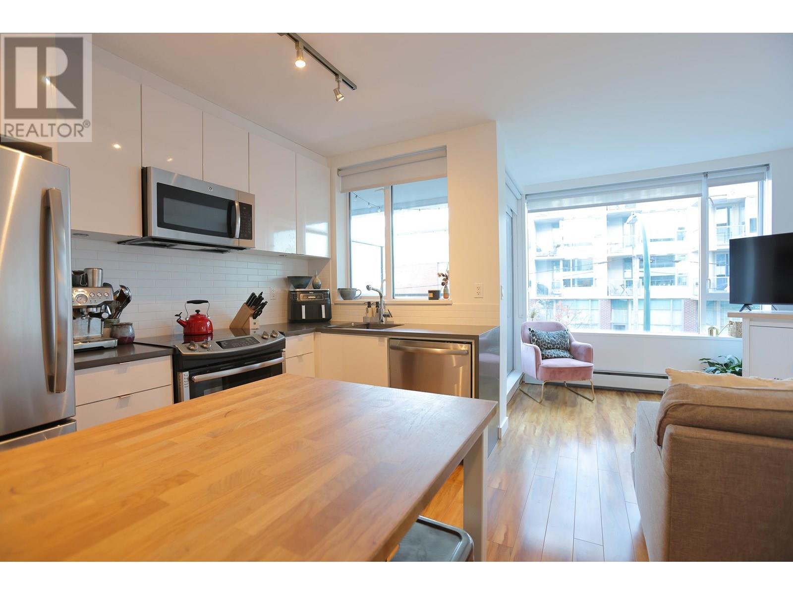 3xx 289 E 6TH AVENUE|Vancouver, British Columbia V5T0E9