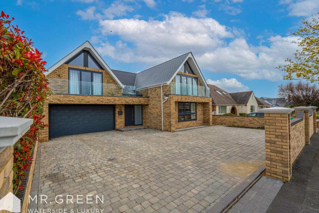 Broadway, Hengistbury Head, Bournemouth, BH6 4EH