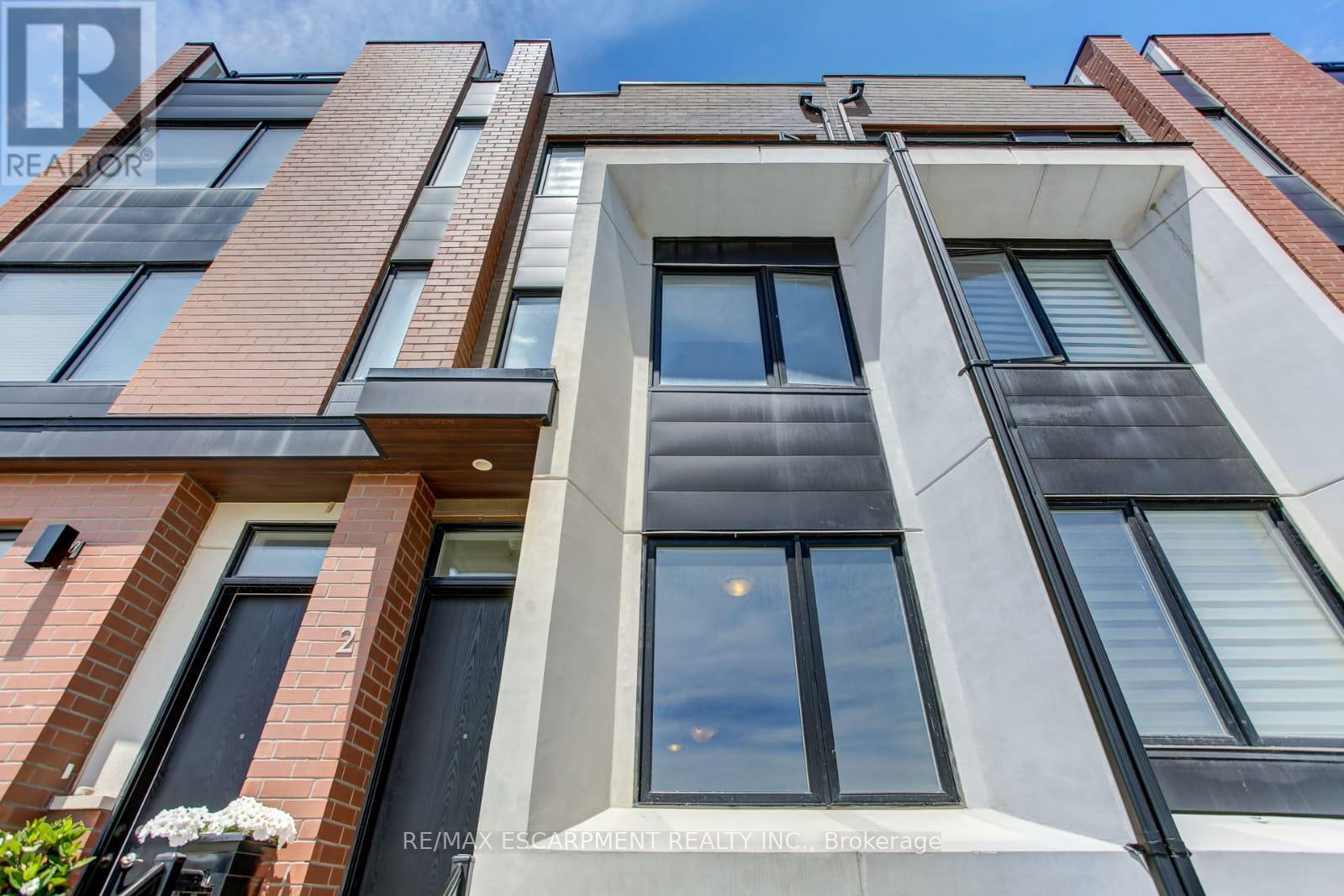 Primary image of 2 - 130 FREDERICK TISDALE DRIVE|Toronto (Downsview-Roding-CFB), Ontario M3K0A5
