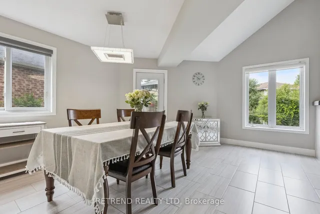 Additional image 13 of 134 QUEEN CHARLOTTE Cres