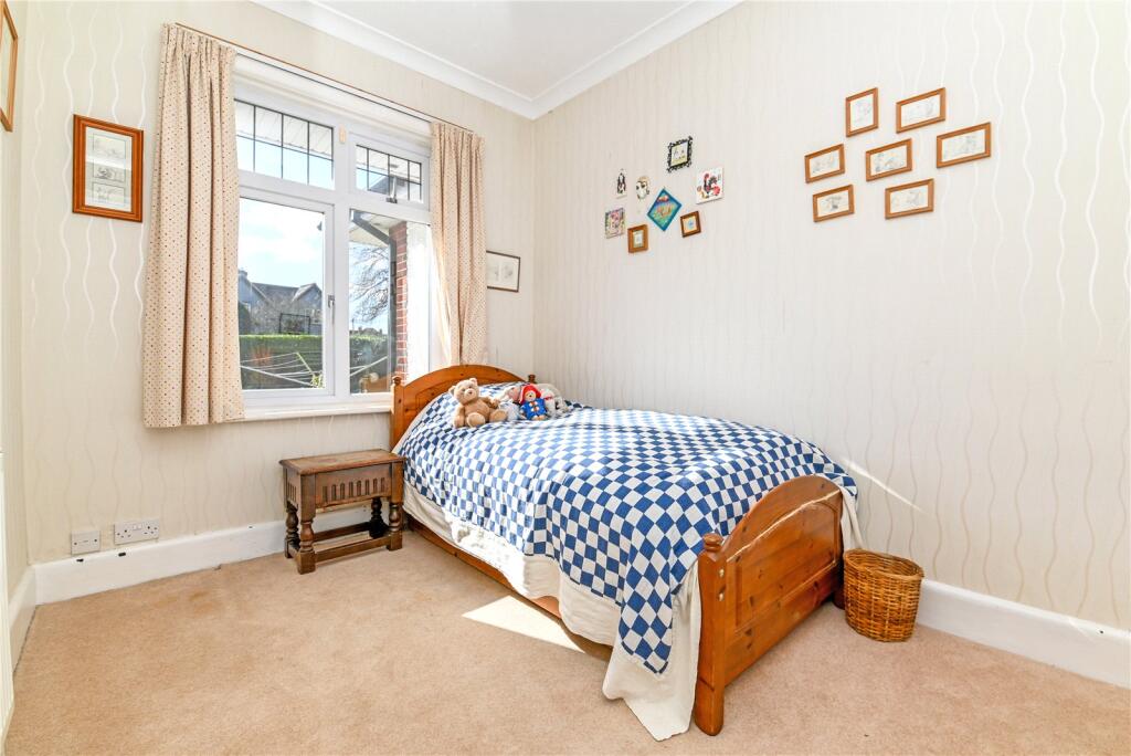 Additional image 10 of Highlands Road, Barton on Sea, New Milton, Hampshire, BH25