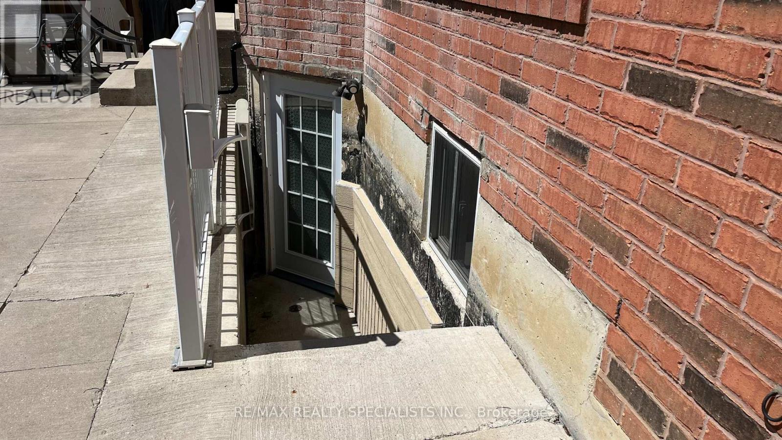 Property image for 11 SOUTHBEND DRIVE|Brampton (Snelgrove), Ontario L7A1J4