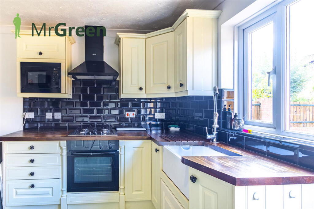 Additional image 14 of Willow Way, Christchurch, BH23 1LA