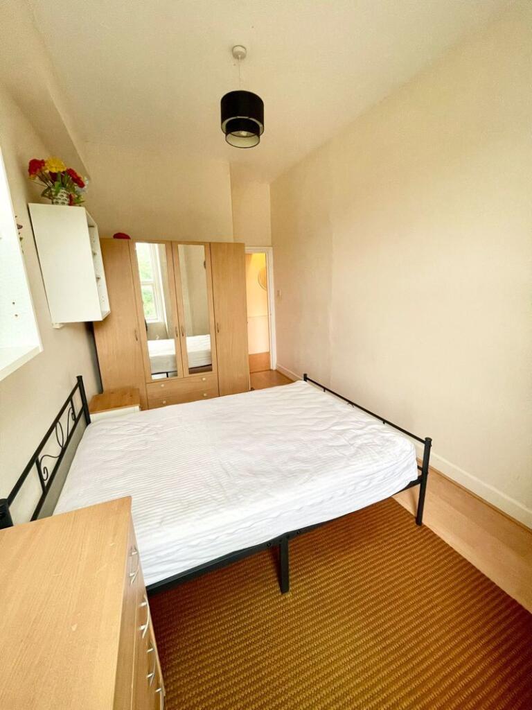 Additional image 13 of Flat 11 Warwick Glen - tylish One-Bedroom Furnished Flat in Prime Bournemouth Location