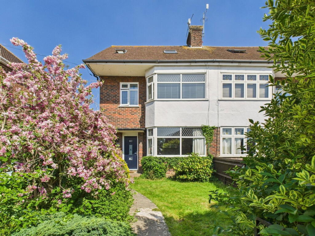 Orchard Avenue, Worthing, BN14 7PY