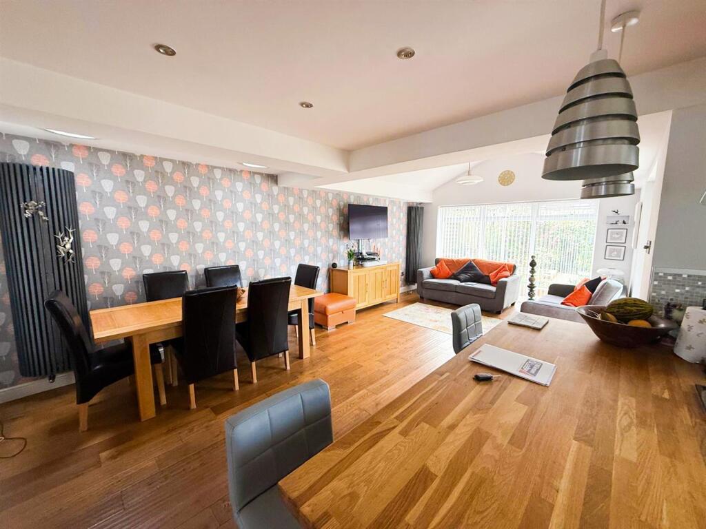 Additional image 6 of Curlew Court, Steeton