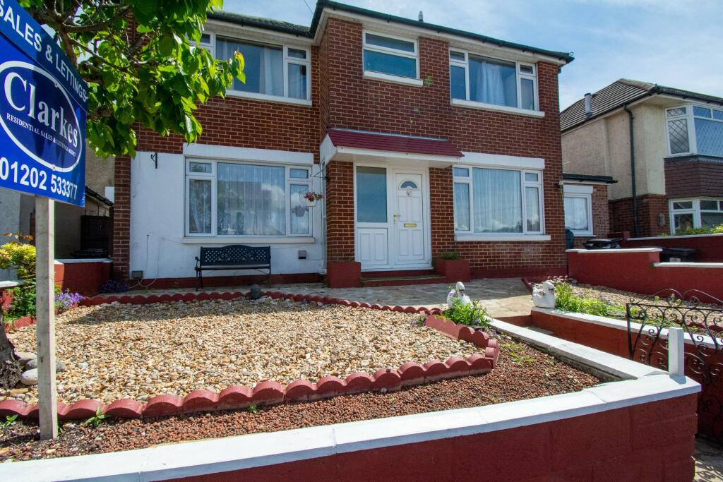 Additional image 18 of Large 4/5 Bed Detached House in Ensbury Park