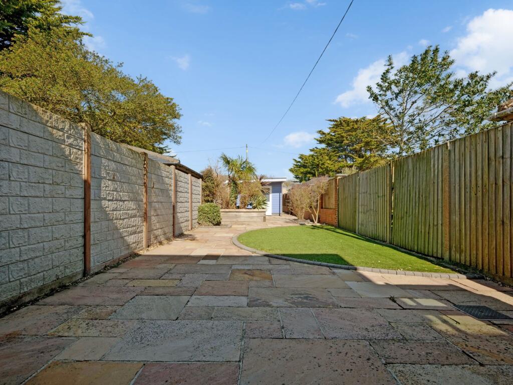 Additional image 18 of Marine Drive East, Barton on Sea, BH25