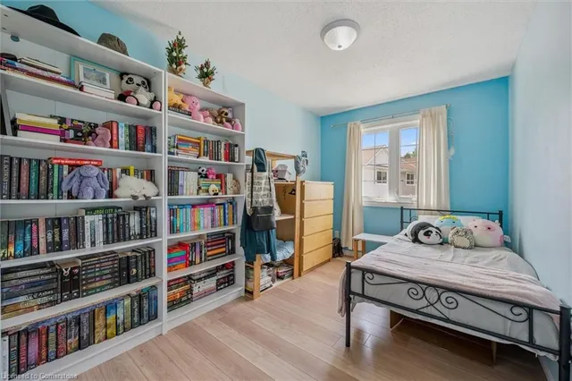 Additional image 21 of 23 Howe Dr Unit 8