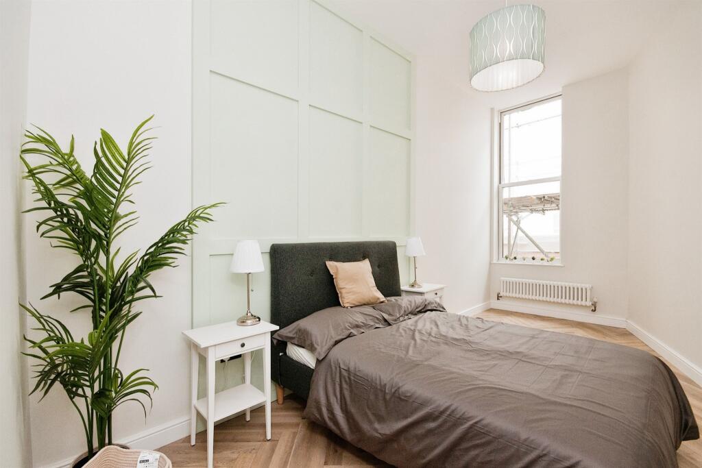 Additional image 7 of Grande Views, 25 Burlington Place, Eastbourne