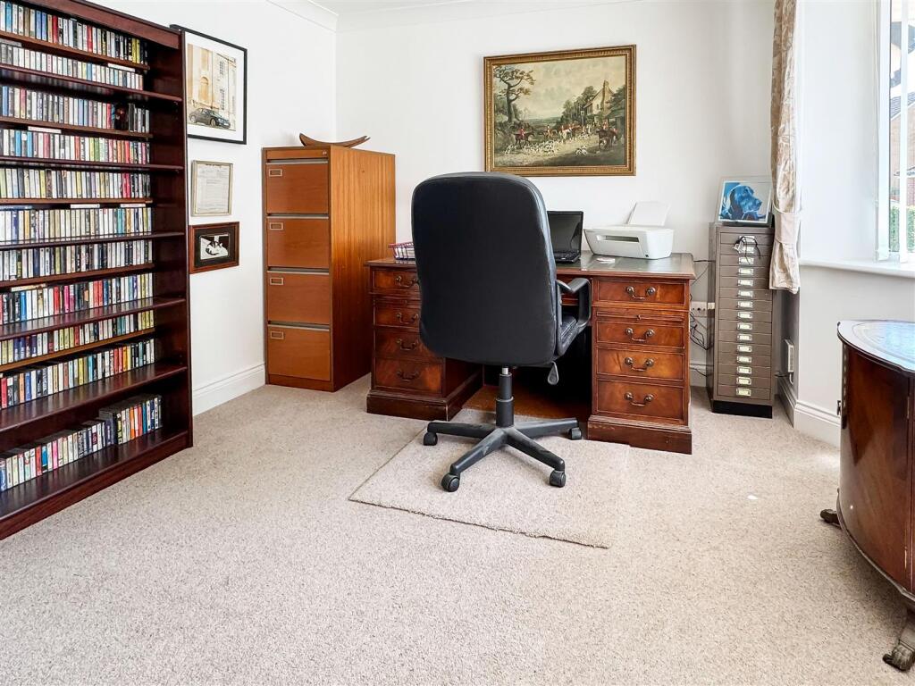 Additional image 10 of Linnet Close, Littlehampton