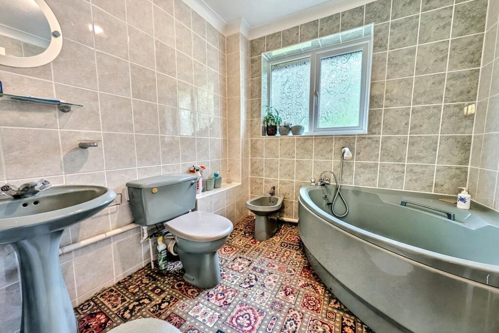 Additional image 20 of Queens Park Avenue