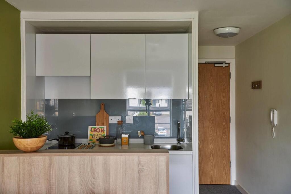 Additional image 10 of Birmingham | Student | September | B29