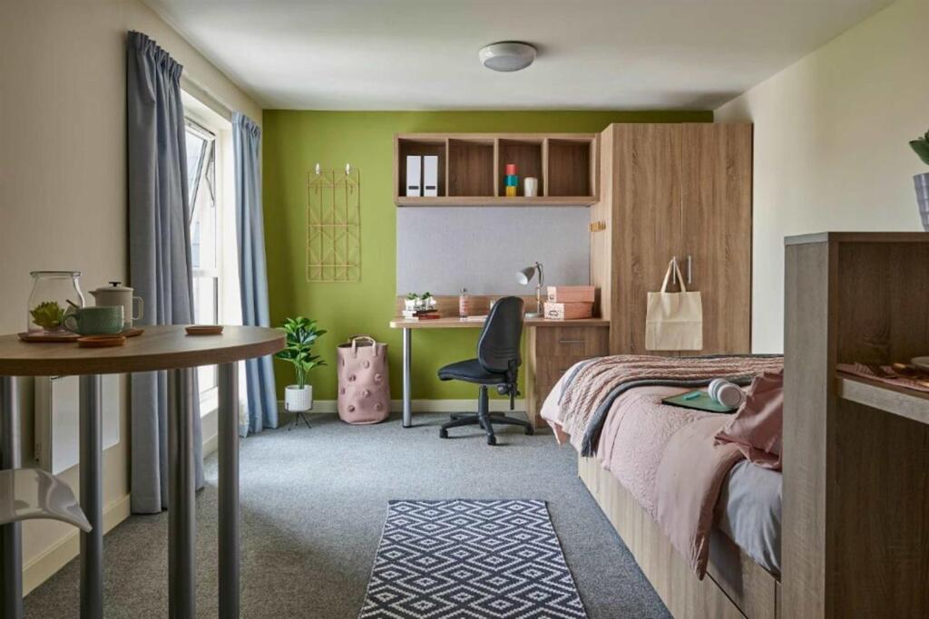 Additional image 17 of Birmingham | Student | September | B29