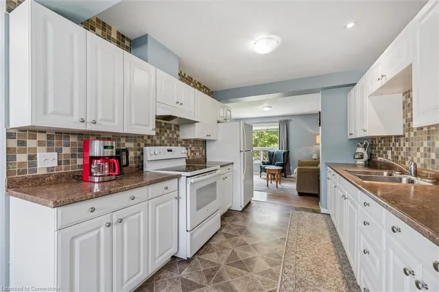 Additional image 9 of 23 Howe Dr Unit 8