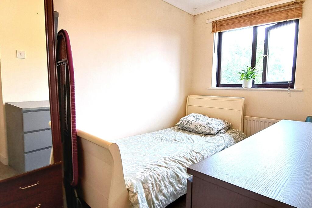 Additional image 9 of Brownsea Close New Milton BH25 5UG