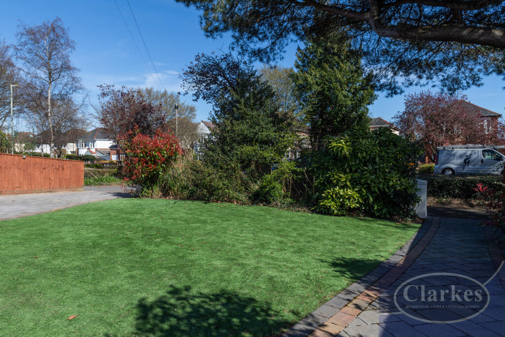 Additional image 4 of LARGE 3 DOUBLE BED West Way, Bournemouth